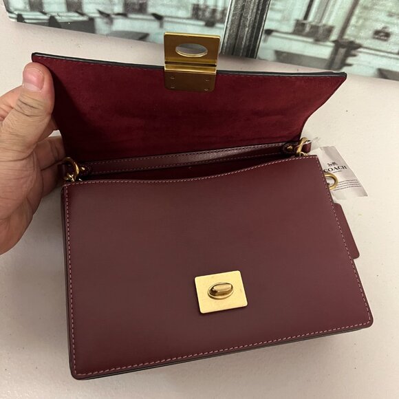 Coach 613 Hutton Shoulder Bag With Weaving - Picture 5 of 9